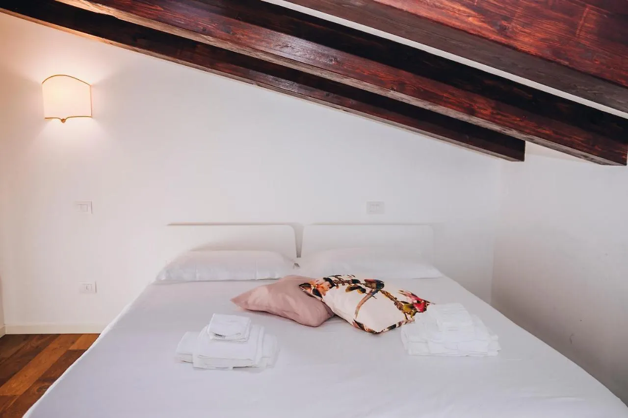Guggenheim Luxury Suites By Bricola Apartments Venice Italy